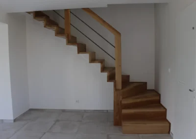 ebenisterie-menuiserie-blois-escalier-bois-cypres-du-bois-10-q80