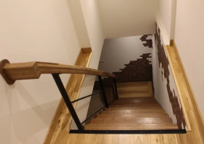 ebenisterie-menuiserie-blois-escalier-bois-cypres-du-bois-6-q80