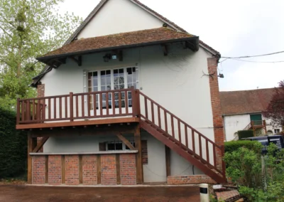 ebenisterie-menuiserie-blois-escalier-bois-cypres-du-bois-8-q80